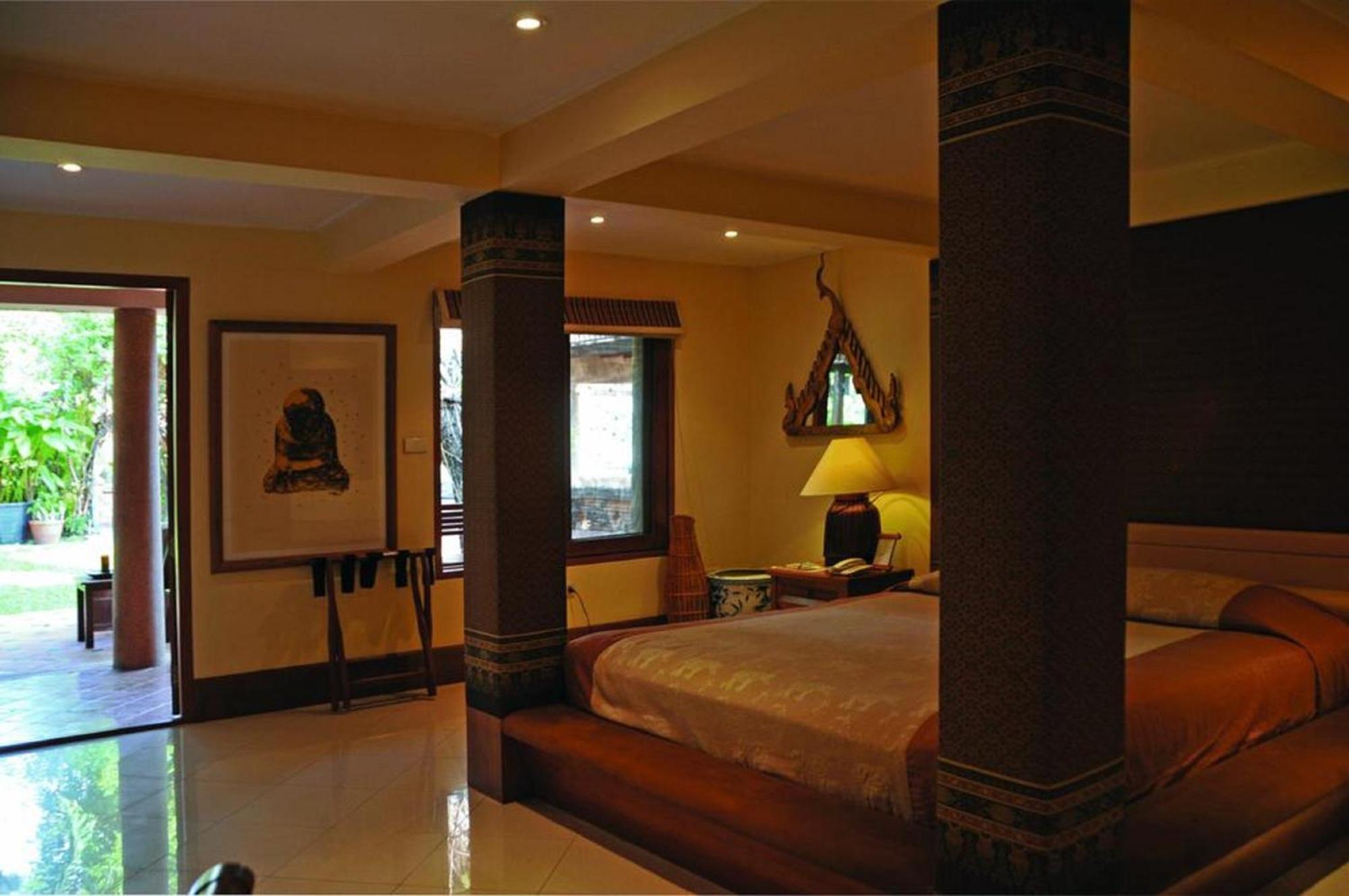 Chakrabongse Villas Бангкок Экстерьер фото