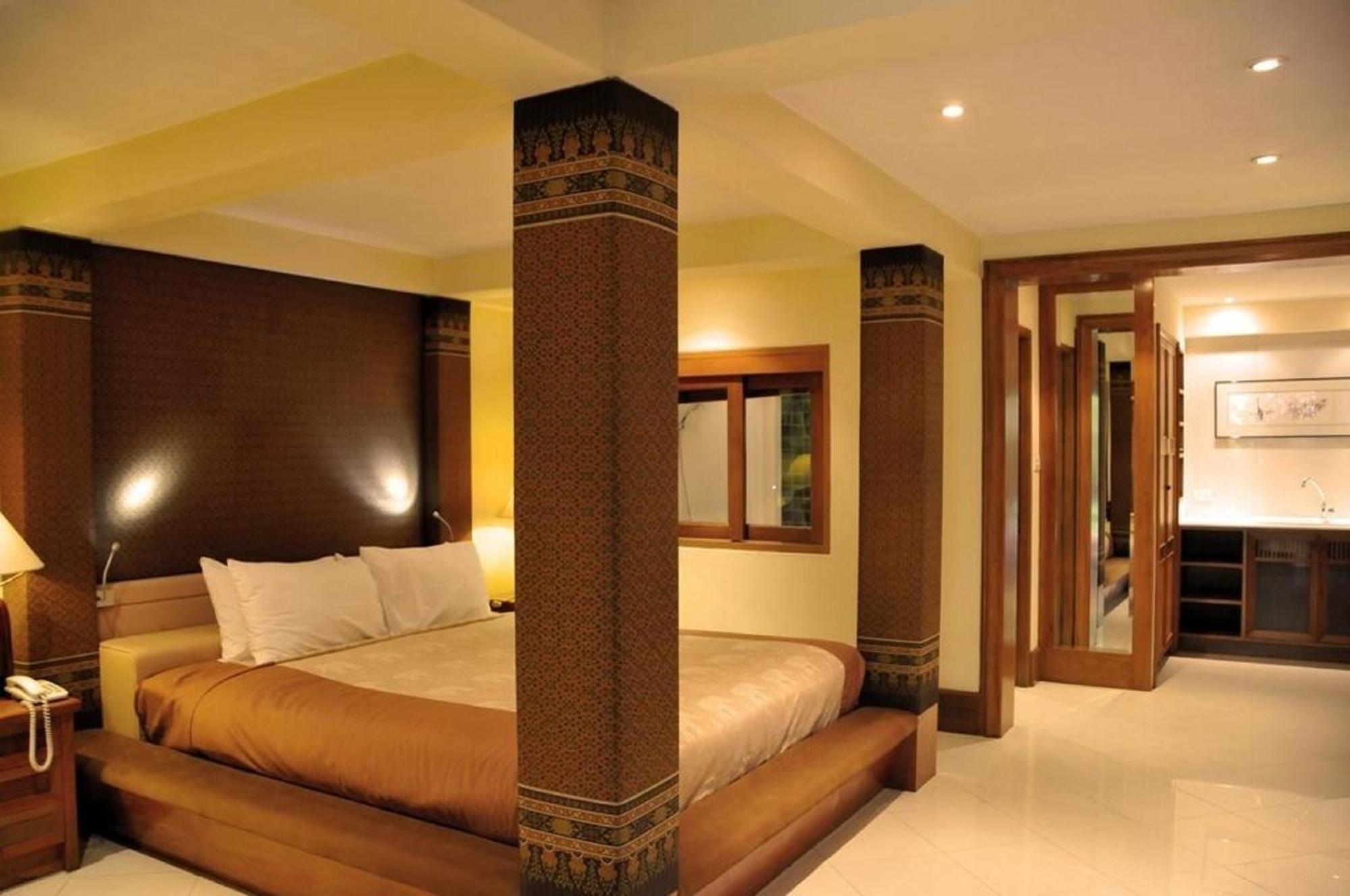Chakrabongse Villas Бангкок Номер фото