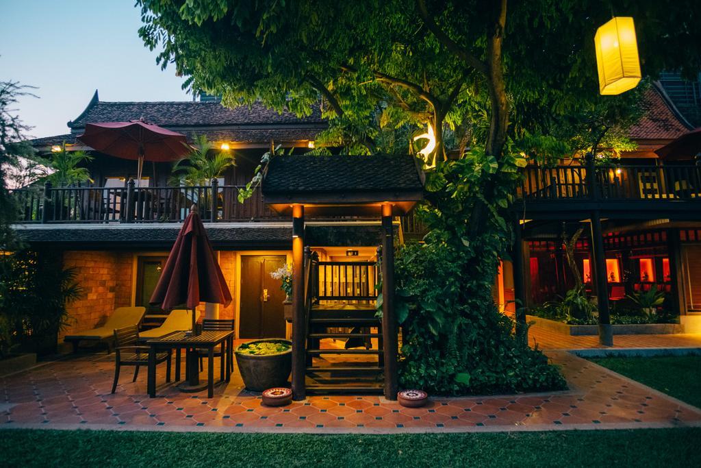 Chakrabongse Villas Бангкок Экстерьер фото