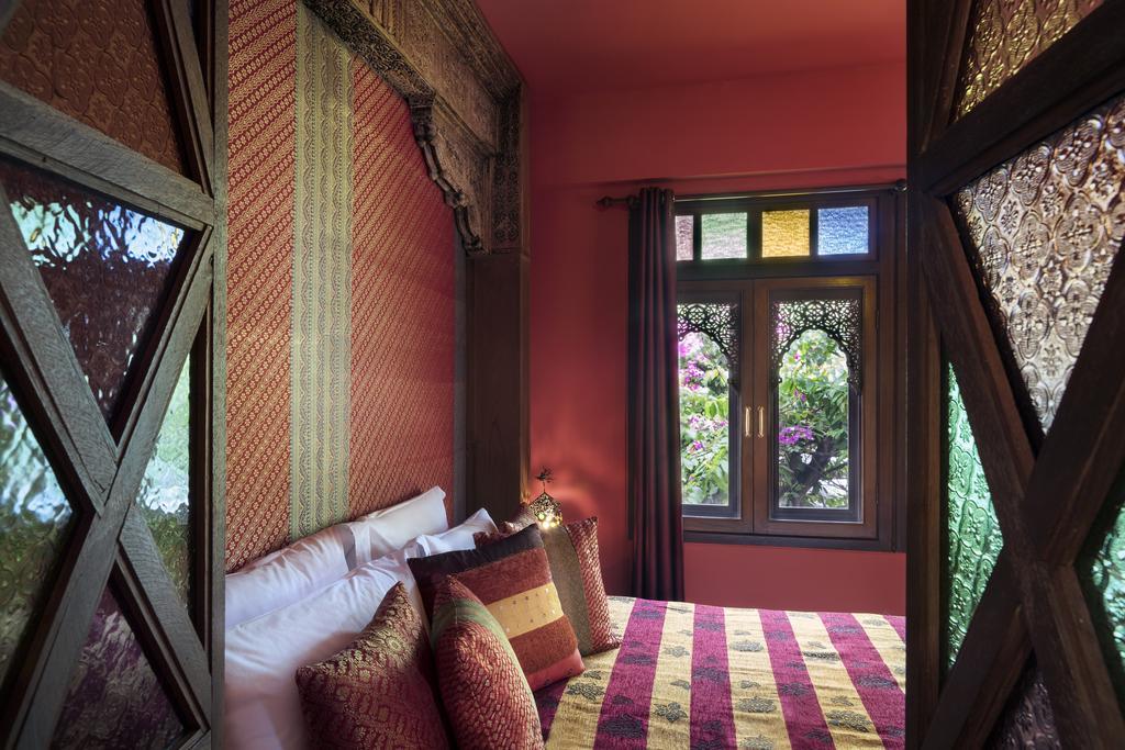 Chakrabongse Villas Бангкок Экстерьер фото